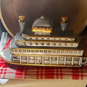 River boat river Queen.